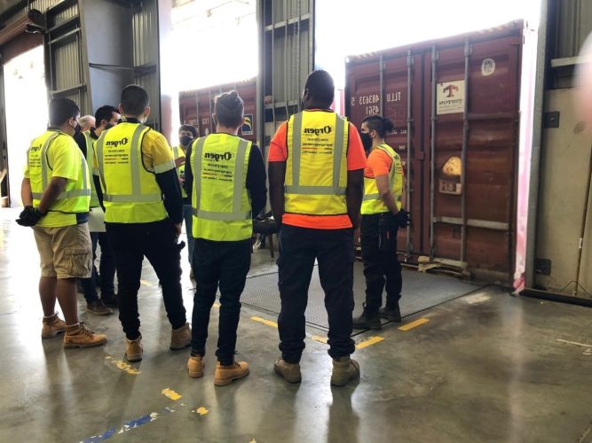 Efficient Container Loading and Unloading Services (2)