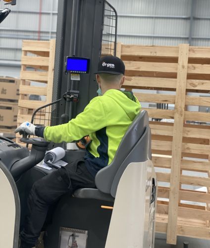 Efficient Container Loading and Unloading Services (6)