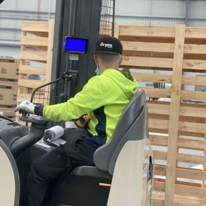 Efficient Container Loading and Unloading Services (6)